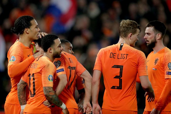 De Jas Van Favoriet Past Het Nederlands Elftal Nederlands Voetbal Ad Nl