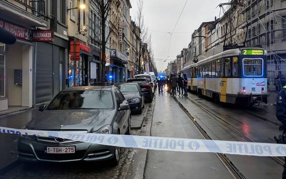 Schietpartij op klaarlichte dag in Antwerpen: slachtoffer hersendood, twee anderen zwaargewond