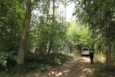 Politie rolt piratenzender op in Beek