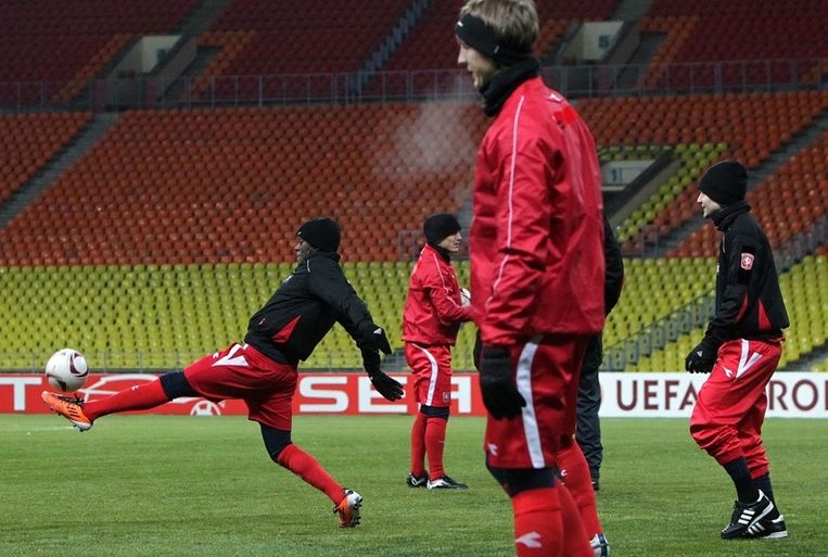 Voetballen Bij Vorst Kan Tot 15 Graden Celcius De Volkskrant