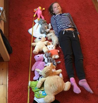 Anderhalve meter thuis uitgemeten in knuffels: digitaal onderwijs in stroomversnelling