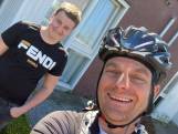 Docent Patrick fietst 100 kilometer om al zijn leerlingen een fijne Pasen te wensen