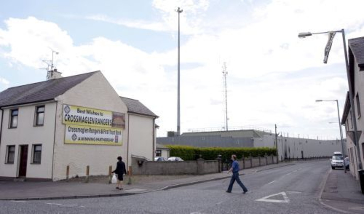 Autobom Bij Politiebureau Noord Ierland Het Parool