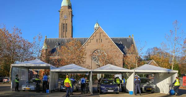 Ruim dertig voertuigen in beslag genomen en 24.000 euro aan schulden geïnd bij controle in Teteringe
