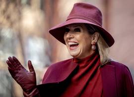 Nét zo mooi als koningin Máxima in bordeauxrood