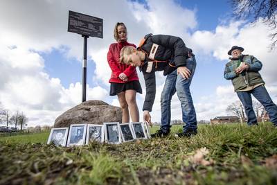 Eerbetoon aan omgekomen vliegers in Rossum