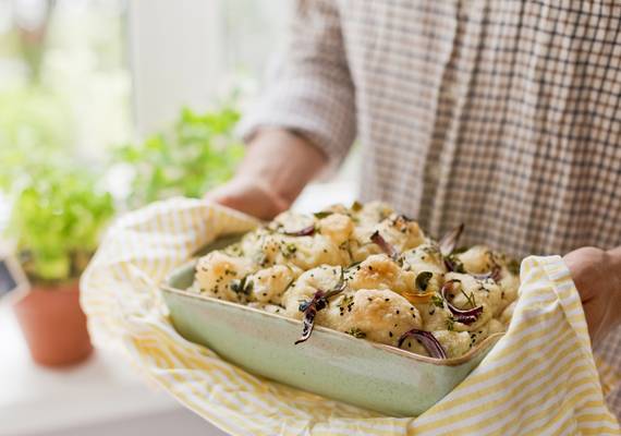 Dit razendsnelle én overheerlijke kaas-preibrood wil je maken