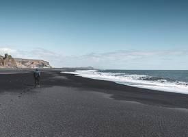 Hier vind je de mooiste zwarte stranden van Europa