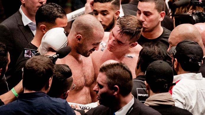 Badr Hari Brak Arm Toch Niet In Gevecht Met Verhoeven Badr Hari Ad Nl