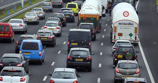 Linkerrijstrook dicht op A58 bij Ulvenhout door ongeluk