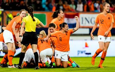 Martens behoedt ploeterende Leeuwinnen voor blamage