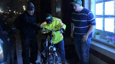 Pizzabezorger niet opgewassen tegen de sneeuw