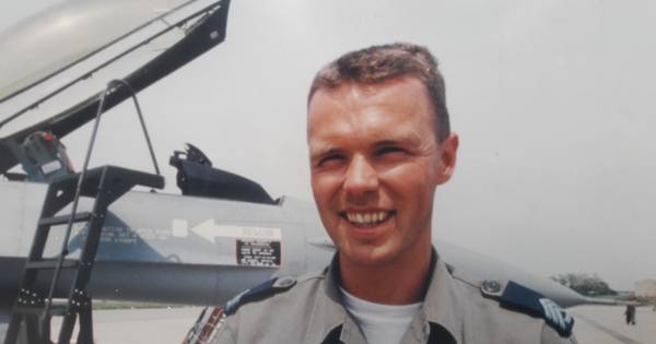 Dierbaren herstellen gedenkplaat van verongelukte Arnold uit Albergen - Tubantia