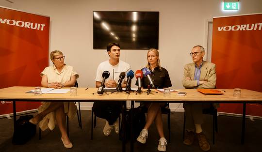 ‘Ik denk dat de mensen dat van ons verwachten’: waarom Vooruit zich toch engageert voor federale gesprekken