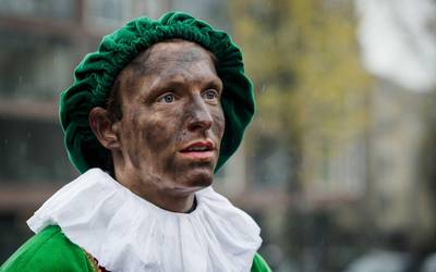 'Twee derde Nederlanders is tegen Sinterklaasintocht met enkel roetveegpieten'
