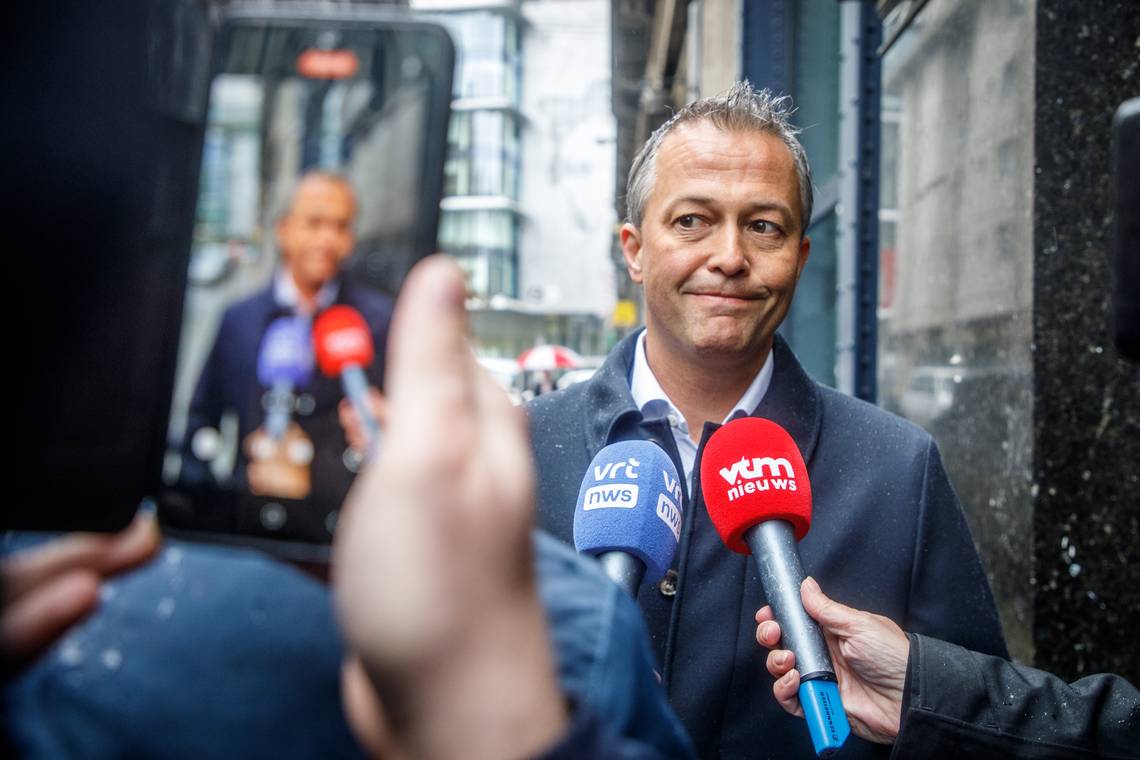 Lachaert zetelt voortaan als onafhankelijke: waarom het elastiekje bij de ex-voorzitter knapte