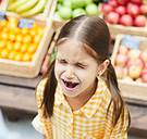Hoe reageer je best als je peuter plots een driftbui krijgt in de supermarkt?