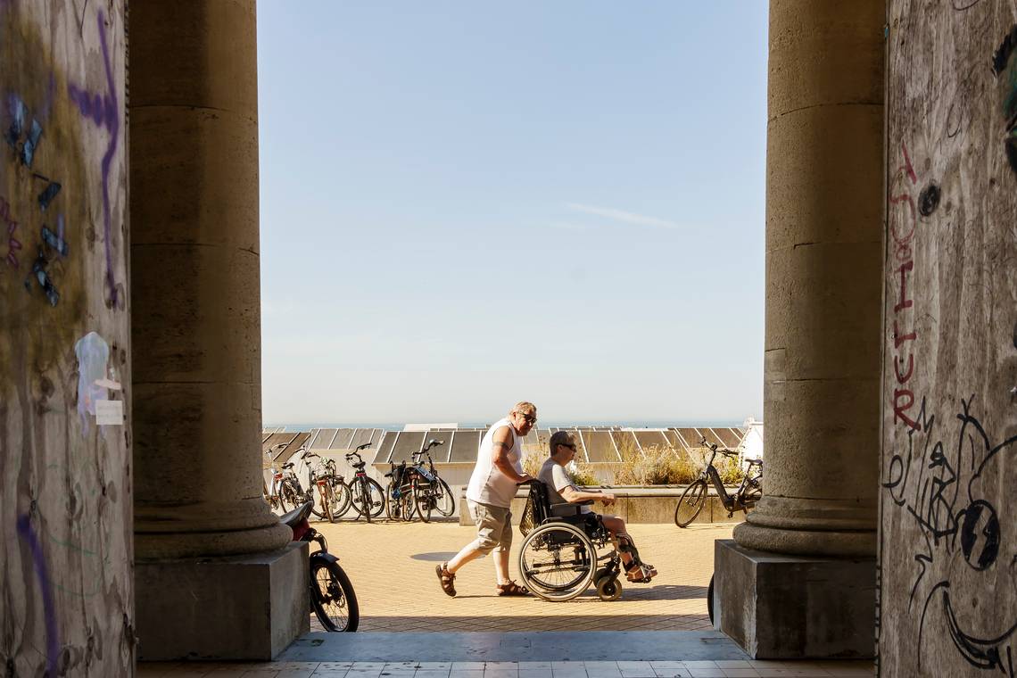 Niet enkel het Thermae Palace in Oostende moet gestut worden, ook het stadsbestuur wankelt