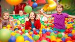 De leukste indoorpretparken en -speeltuinen om op een druilerig weekend te bezoeken