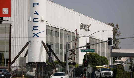 Omzet SpaceX bijna verdubbeld sinds beursgang, nog wel half miljard dollar verlies