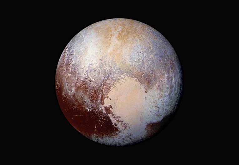 De planeet Pluto, in 2015 gefotografeerd door de New Horizons.
