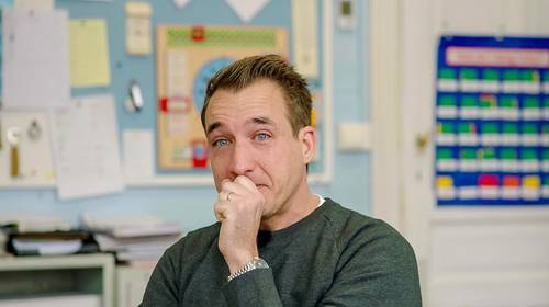 Andy Peelman praat voor het eerst over zijn jeugd zonder vader: Dag dat 'die mens' sterft, ga ik geen traan laten