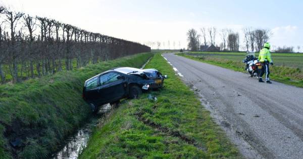 Vrouw en kind belanden in de sloot | Tholen - BN DeStem