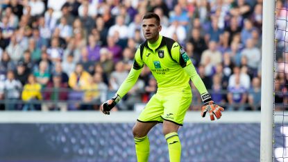 Football Talk. Van Crombrugge vervanger Casteels bij Duivels - Peeters komt bij beloftenselectie