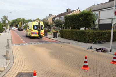 Fietser met spoed naar ziekenhuis na ongeval in Goor