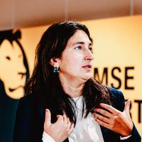 Demir onder vuur bij scholieren, leerkrachten én coalitiepartners: ‘Ze voert beleid vanuit buikgevoel, zonder overleg’