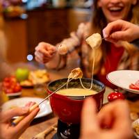 Waarom je na het kaasfonduen altijd een eitje moet bakken 