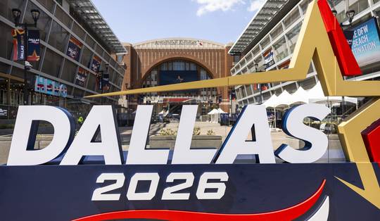 Trump maakt van Republikeinse midtermconventie in Dallas een rally over zichzelf