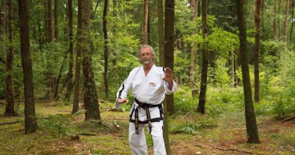Karel van Orsouw, taekwon-do grootmeester uit Dieden, overleden - BD.nl
