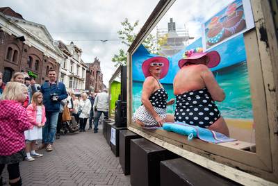 Politieke partij Arnhem Centraal pleit voor extra geld voor én behoud van Living Statues