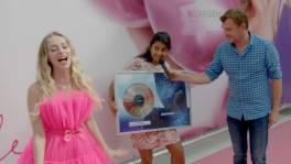 Jinnih Beels verrast CAMILLE met platinum voor Diamant