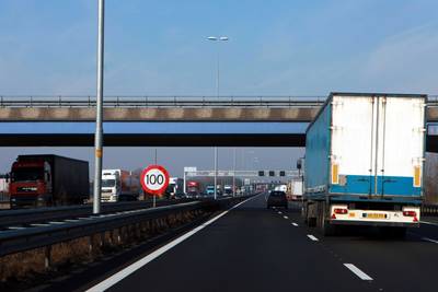 Verkeer ten westen van Arnhem rijdt weer na ongeval op A50 bij Heteren
