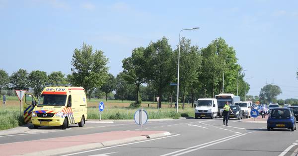 Gewond na oversteken van Slingerparallel in Etten