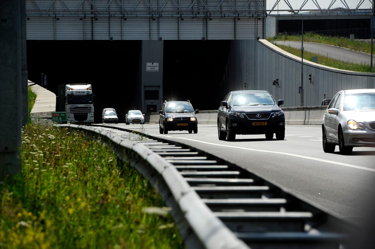 Deel van Coentunnel dicht door ongeval Het Parool
