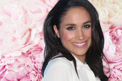 Pioenrozen en vingerhoedskruid in bruidsboeket Meghan