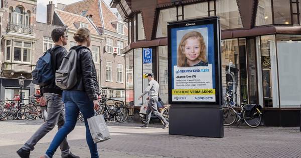 Waarom de ene vermiste 15-jarige alleen op Facebook staat, terwijl de ander overal te zien is.