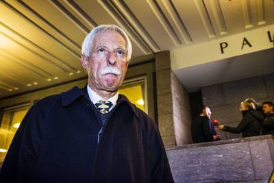 'Karremans wil getuigen voor Dutchbatters'