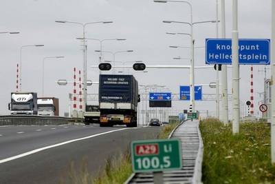Ongeluk op A29: rijstrook dicht richting Bergen op Zoom