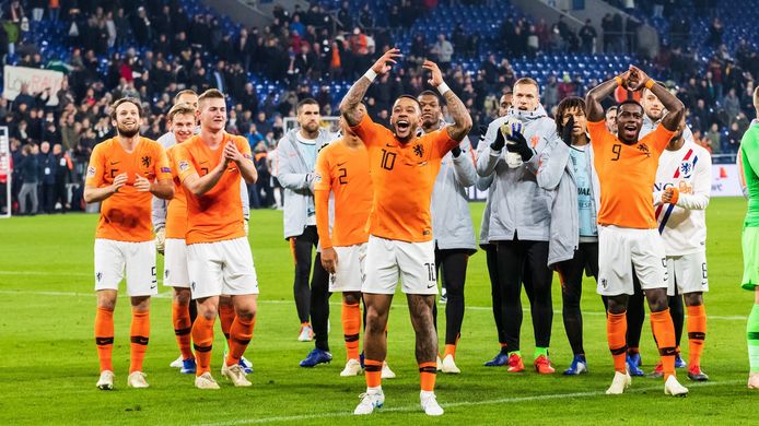 Nederlandse Pers Ziet Weer Wonderlijke Interlandavond Maar Spreekt Ook Van Portie Geluk In Het Leerproces Van Oranje Buitenlands Voetbal Hln Be