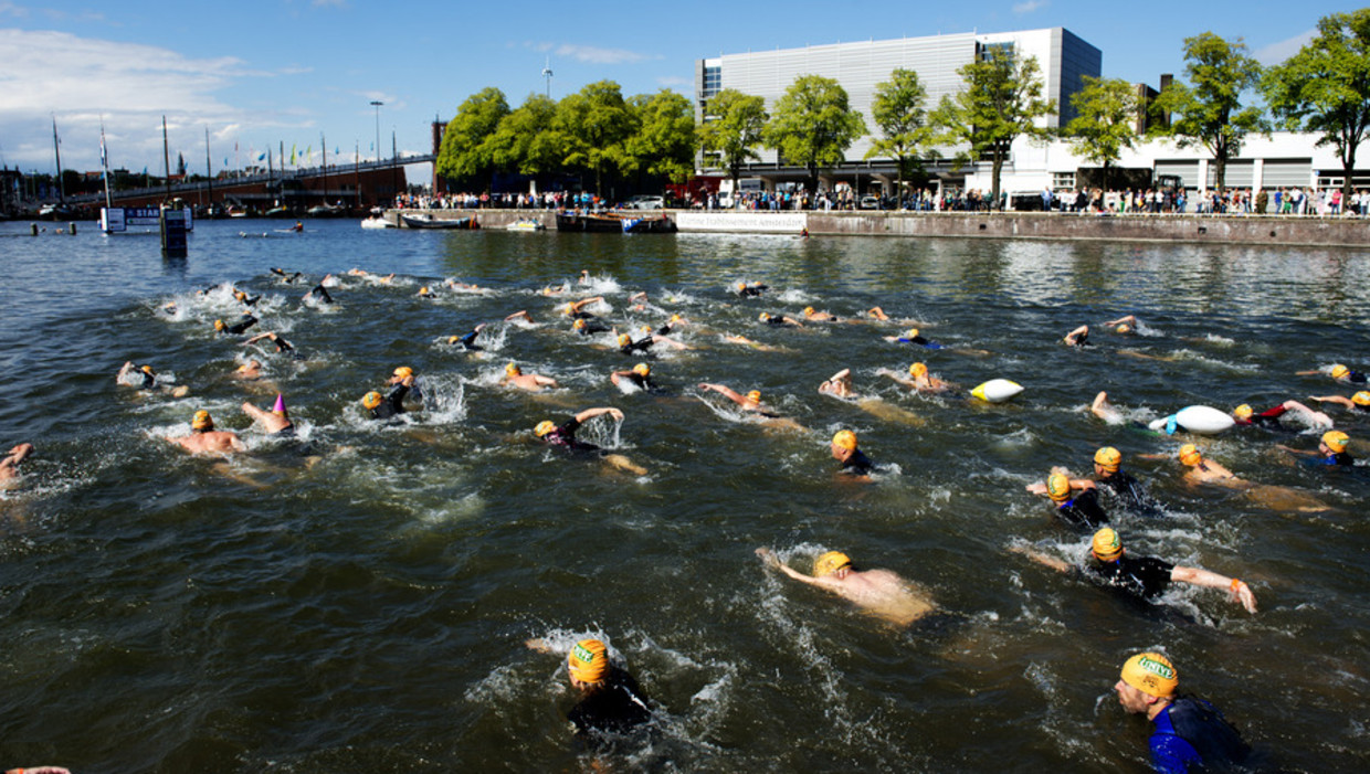 1,8 miljoen euro opgehaald met Amsterdam City Swim Het Parool