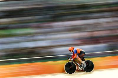 Teamsprintsters naar finale in Canada