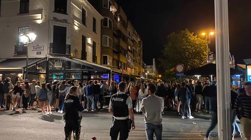 Hoe meer Lippens ze wegjaagt, hoe meer ze komen