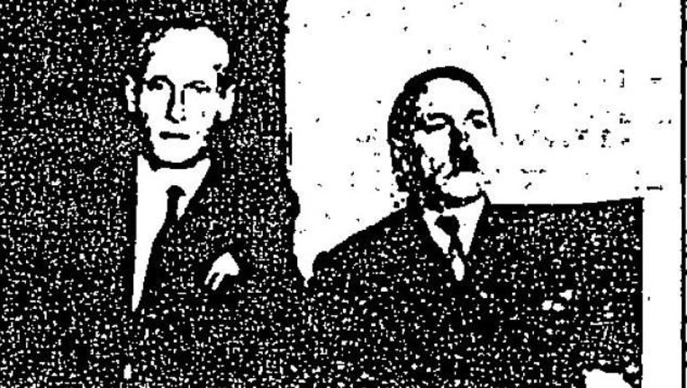 De voormalige SS-officier Phillip Citroen bezorgde de CIA deze foto waarop hij naast een man zit die goed op Hitler lijkt en volgens Citroen "beweerde Hitler te zijn en door gevluchte nazi's Führer werd genoemd".