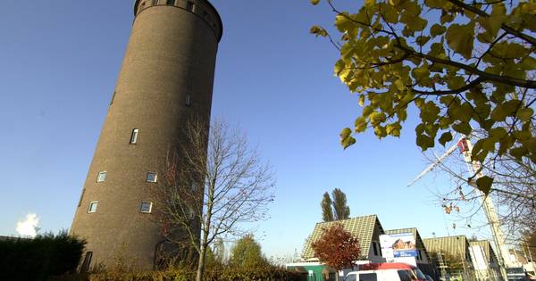 Eén parkeerplek minder rondom watertoren in Stampersgat