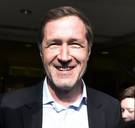 PS-voorzitter Paul Magnette verdedigt zich in markant Twitterfilmpje: ‘Zen blijven’