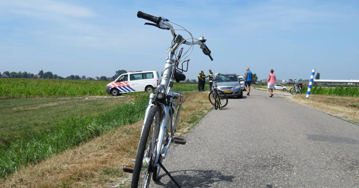 Fietser gewond na aanrijding Aarlanderveen | Alphen | AD.nl
